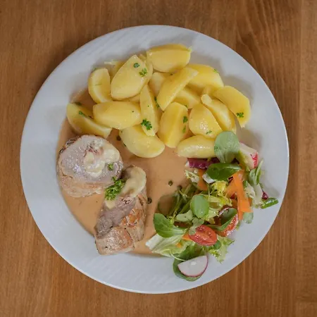 Restaurant&pension Liebenstein 3* Libá