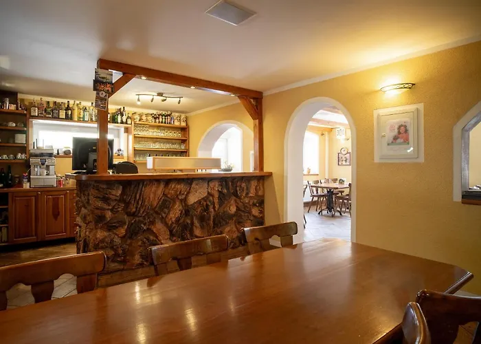 Πανσιόν Restaurant & Liebenstein Libá